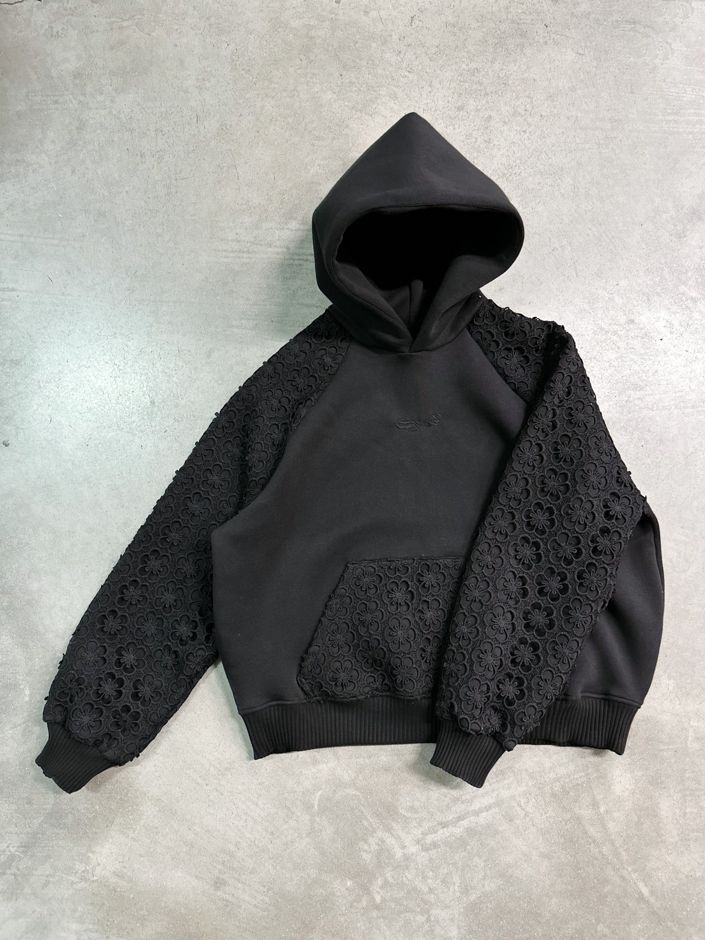 BLACK FLOWERS HOODIE