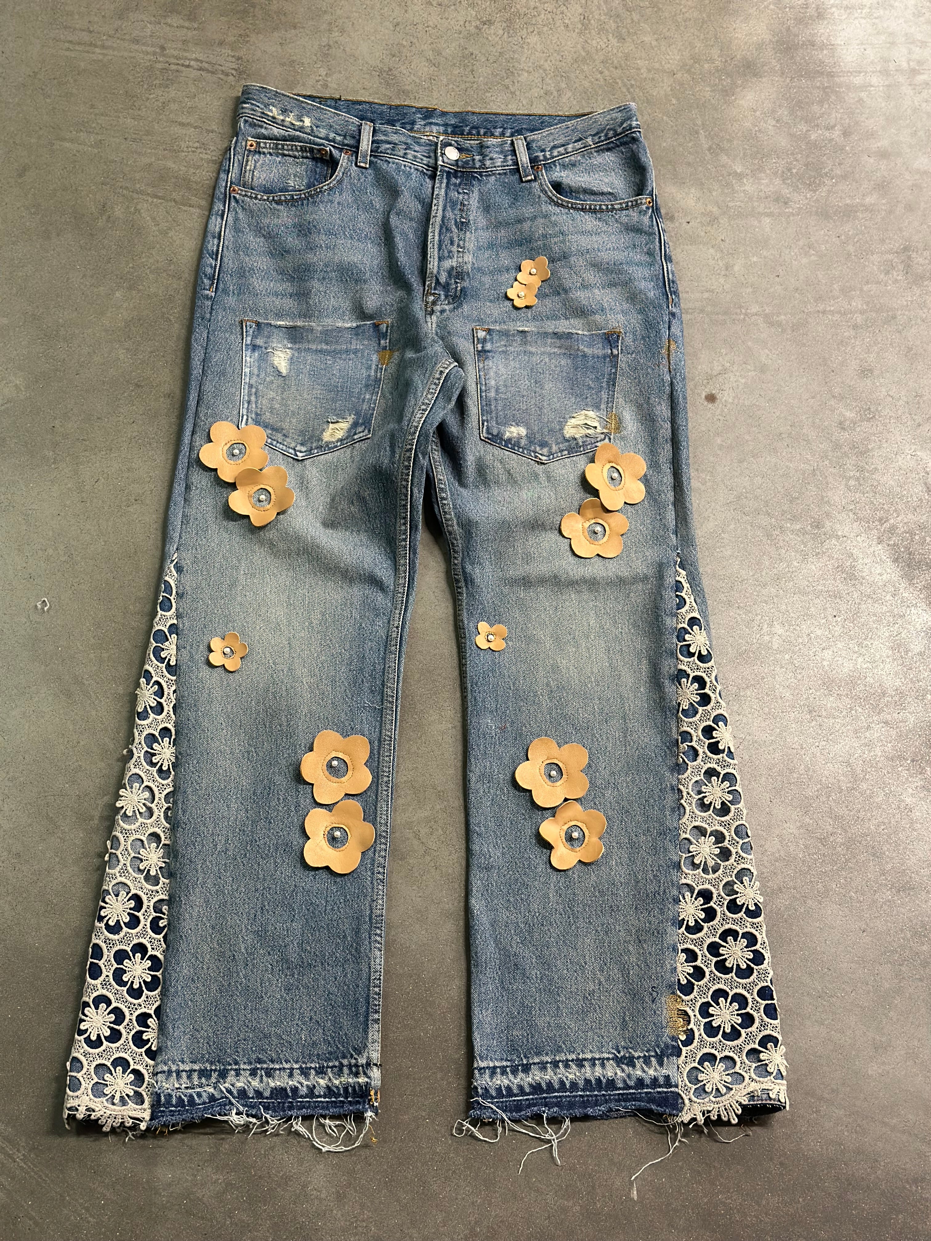 JEAN FLOWERS AND PEARLS