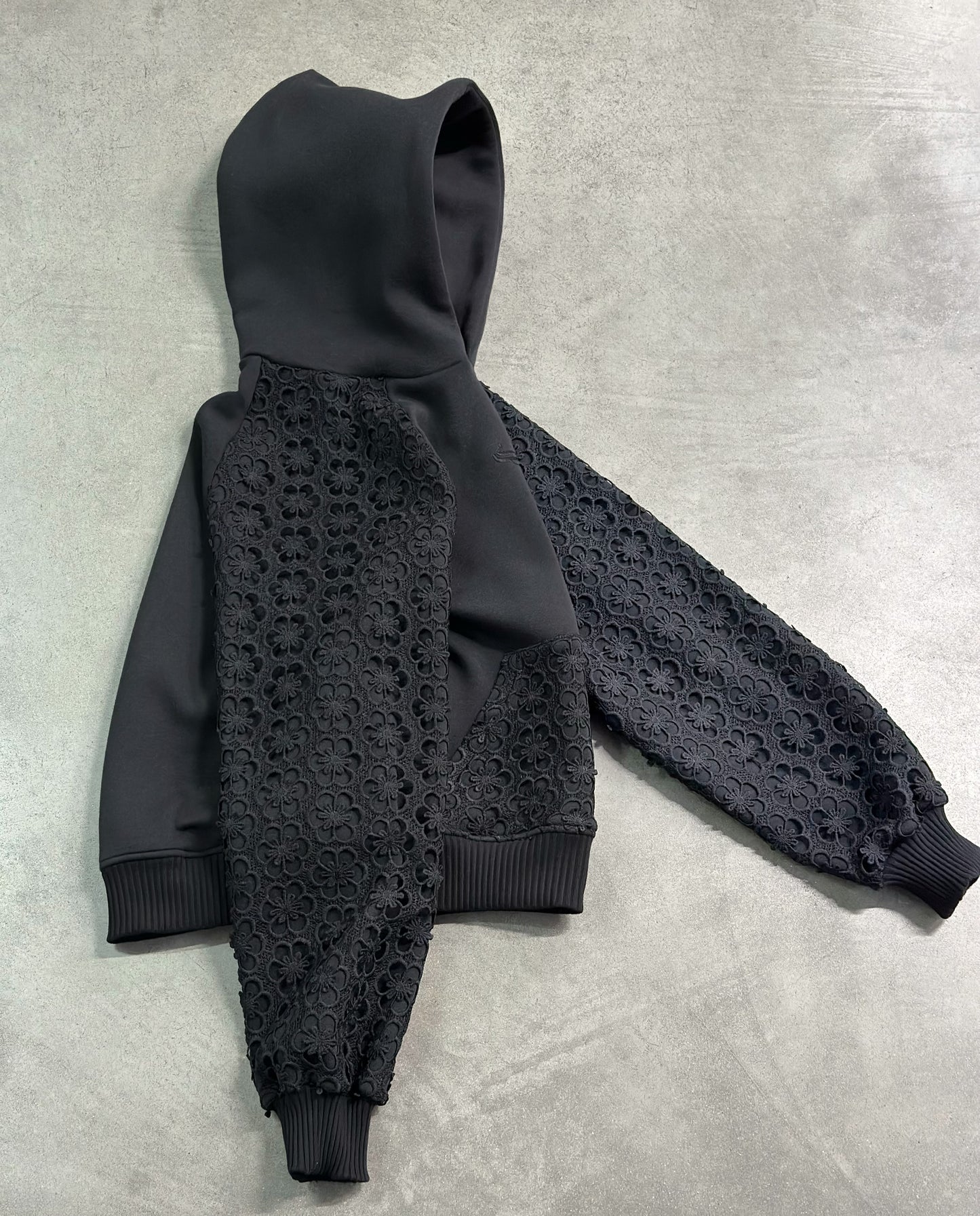 BLACK FLOWERS HOODIE